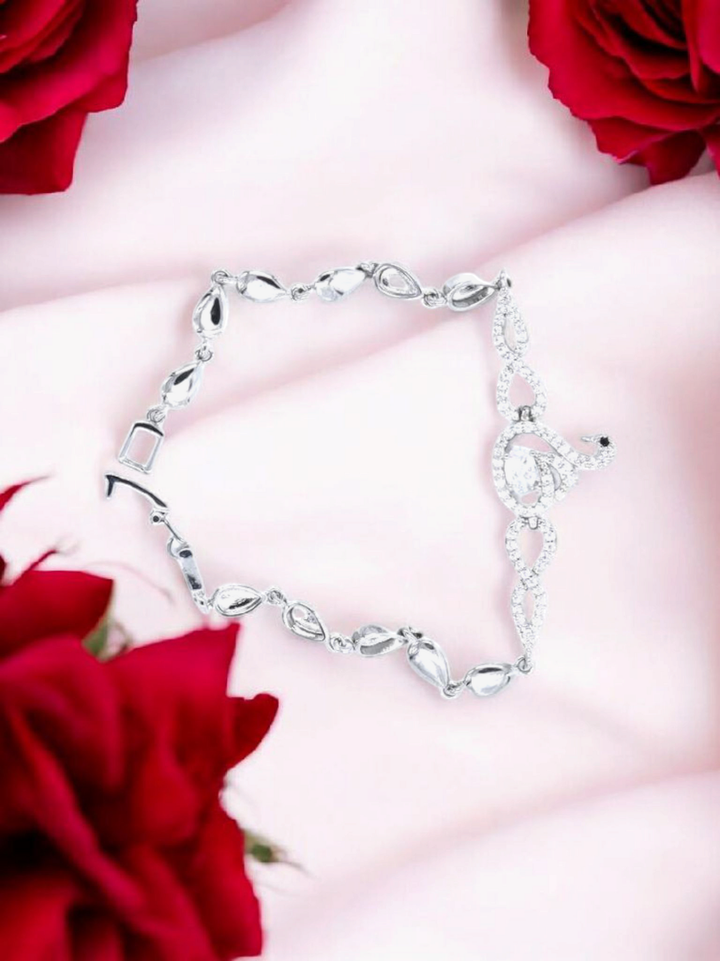 Viqso Royal Swan Bracelet