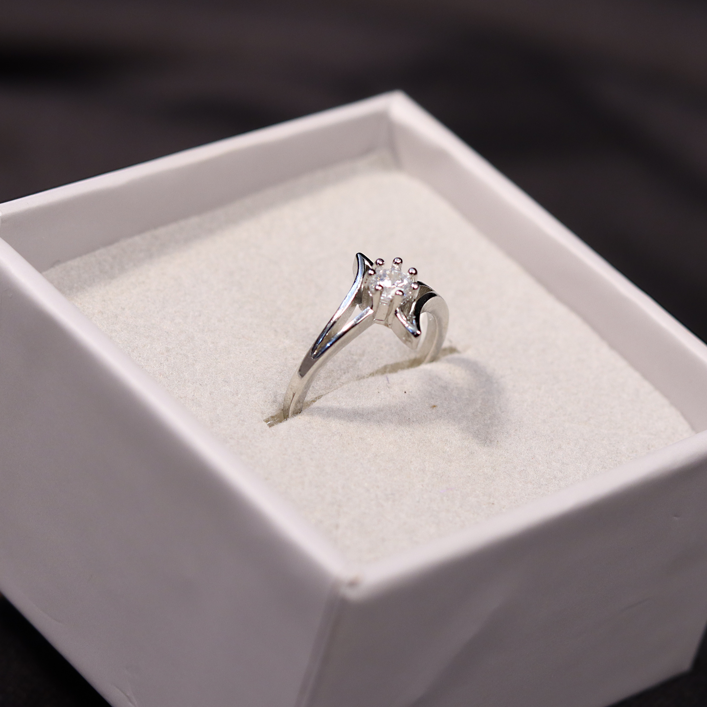 Luna Solitaire – 925 Sterling Silver Ring