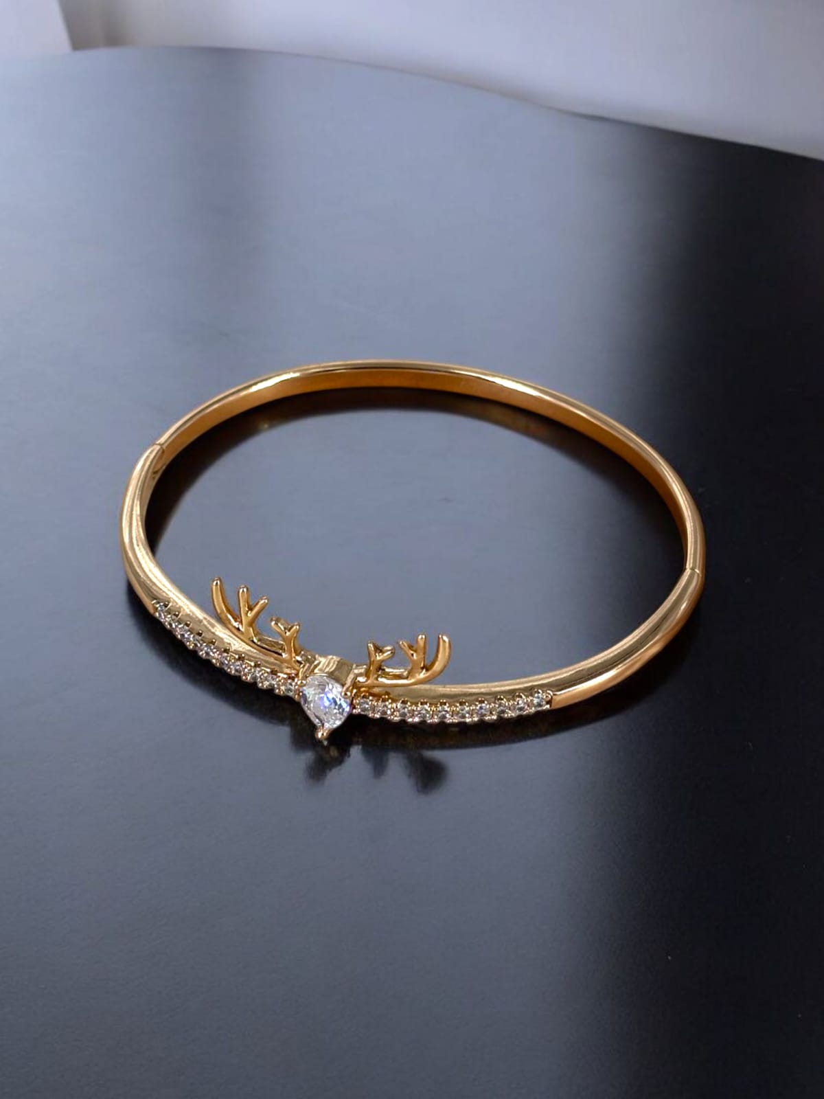 Viqso Antlera bangle