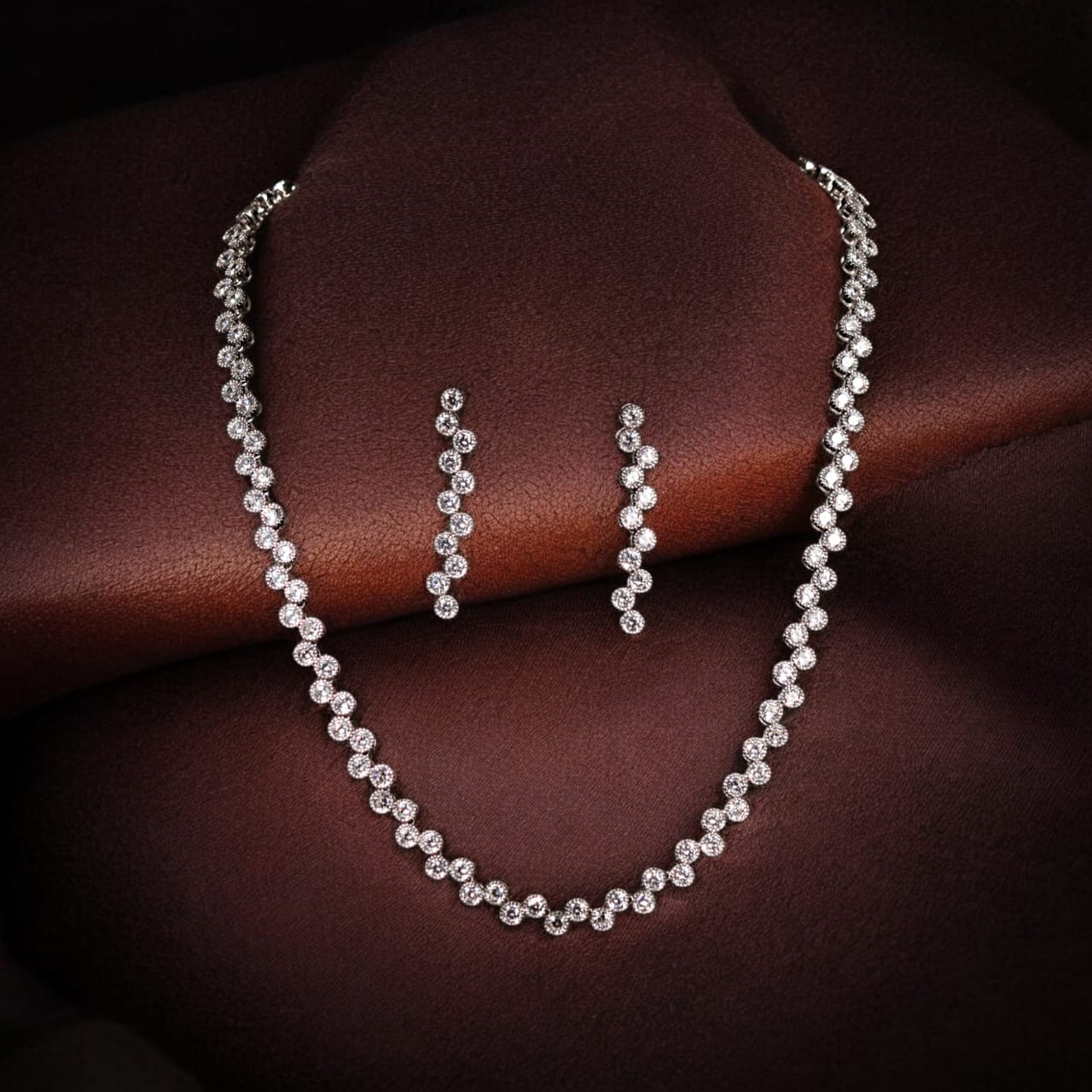 Classic Round Elegance - Sterling 925 Silver Necklace Set