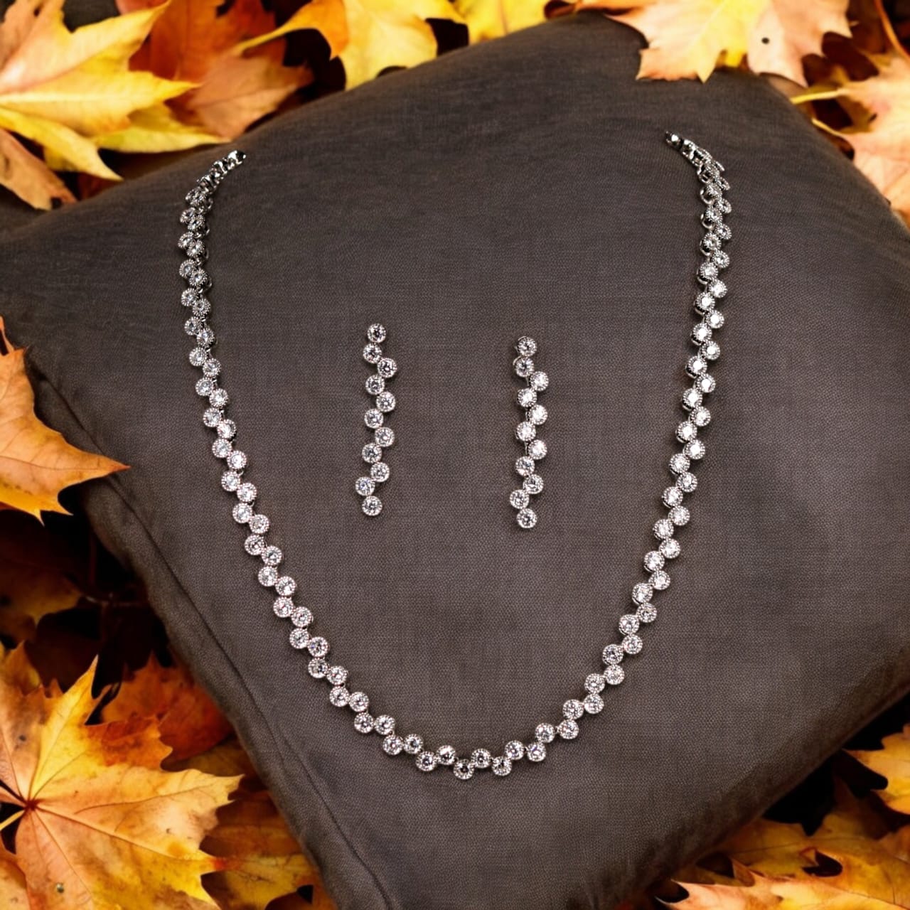 Classic Round Elegance - Sterling 925 Silver Necklace Set