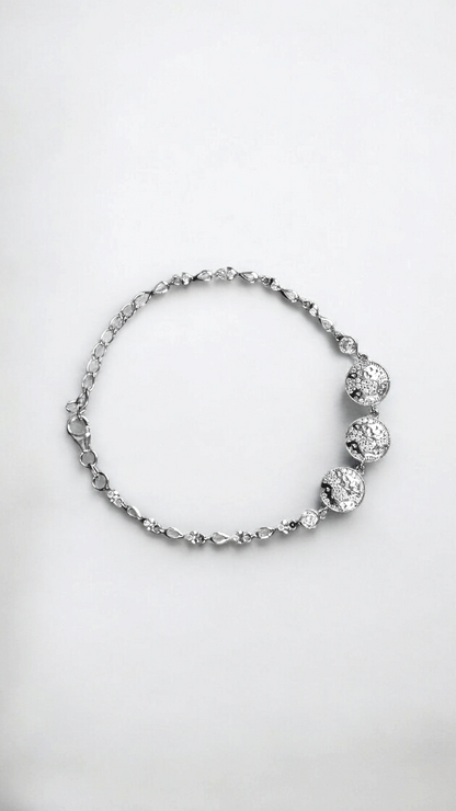 Lunara Charm – Zircon Circle Bracelet