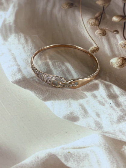 Viqso Embrace Cuff bangle